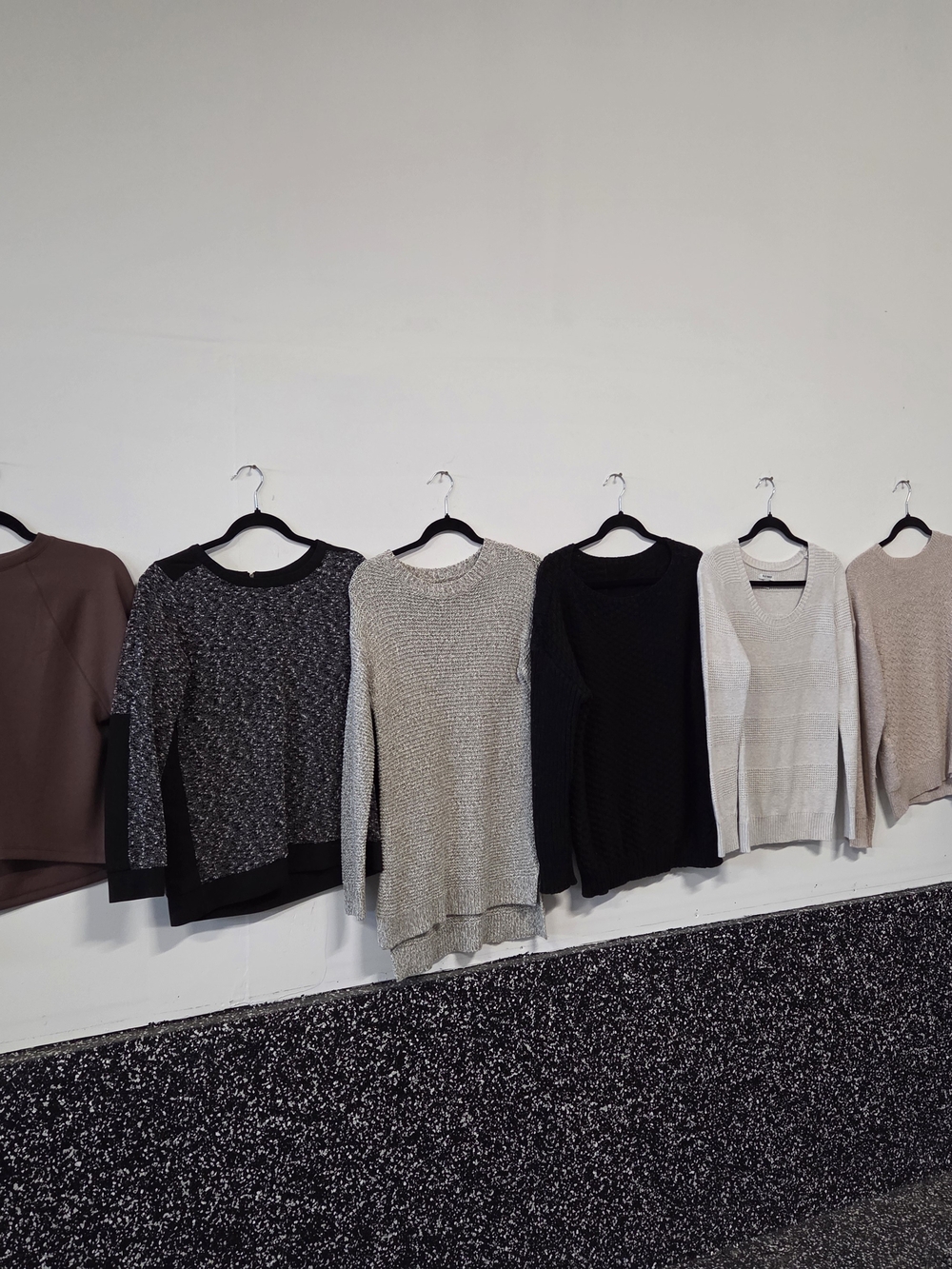 Bundle of 7 Knit Sweaters & Pullovers | S/M | Neutrals, Casual